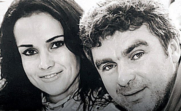 Χωρίζουν κυριολεκτικά το σπίτι τους στα δύο, λόγω διαζυγίου – ΦΩΤΟ