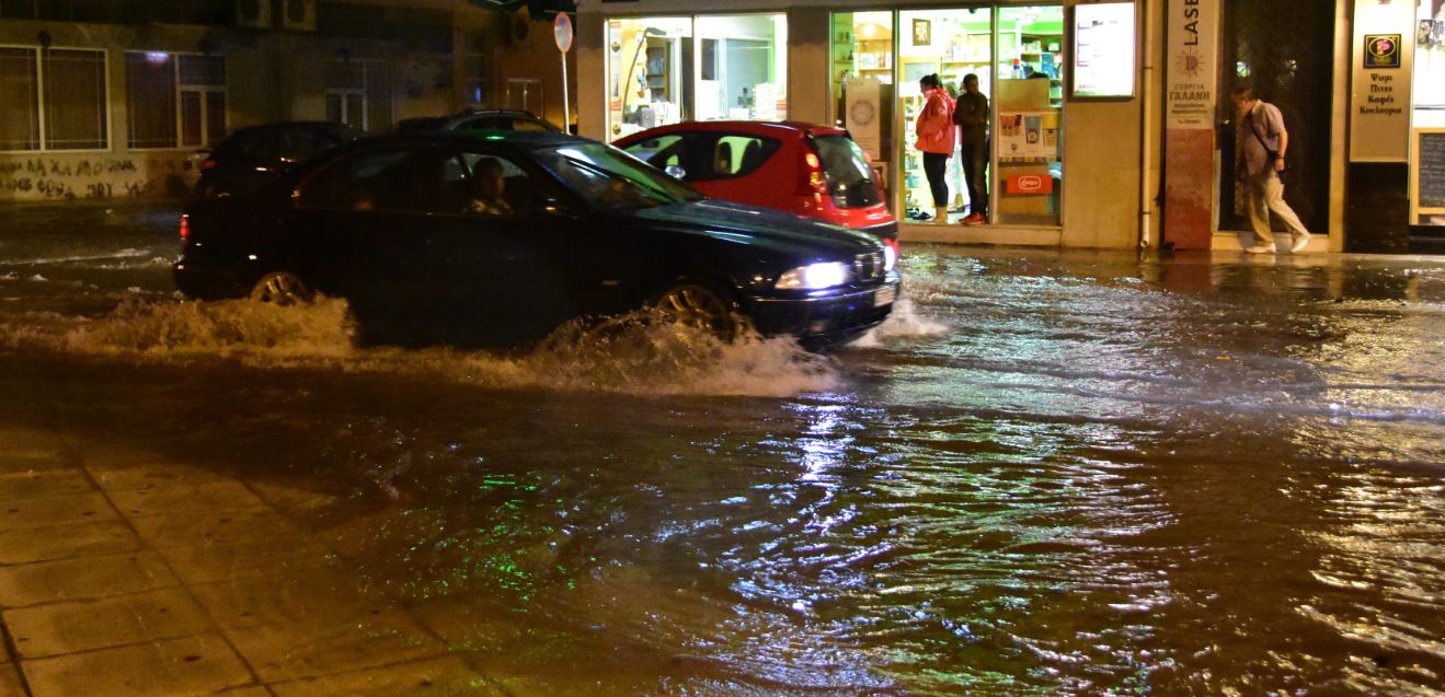 Προβλήματα στο Ναύπλιο από την ισχυρή βροχόπτωση – ΦΩΤΟ