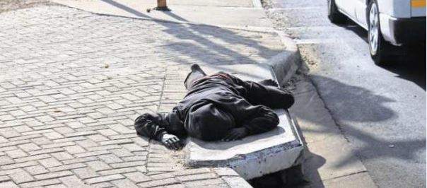 Αχαΐα – Παρίστανε τον νεκρό για να τους κλέψει