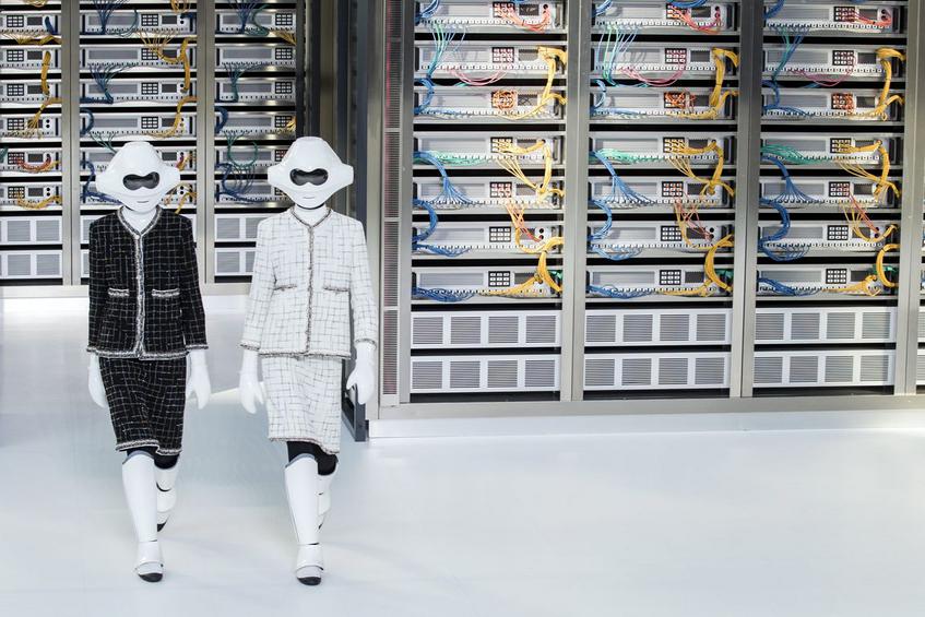 Ρομπότ στην πασαρέλα της Chanel – ΒΙΝΤΕΟ