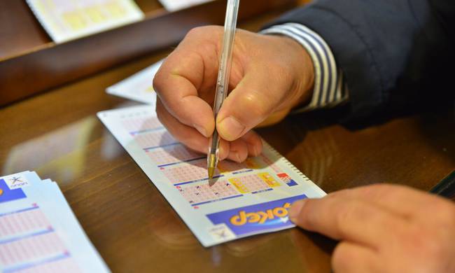 Παροξυσμός για τα 8 εκατομμύρια ευρώ του Τζόκερ