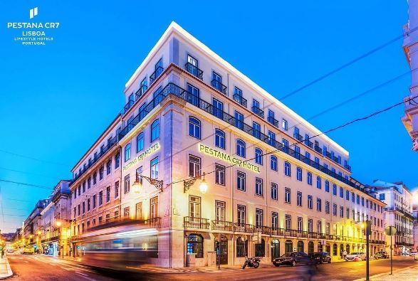 Τα εγκαίνια του νέου ξενοδοχείου του Ρονάλντο – ΦΩΤΟ