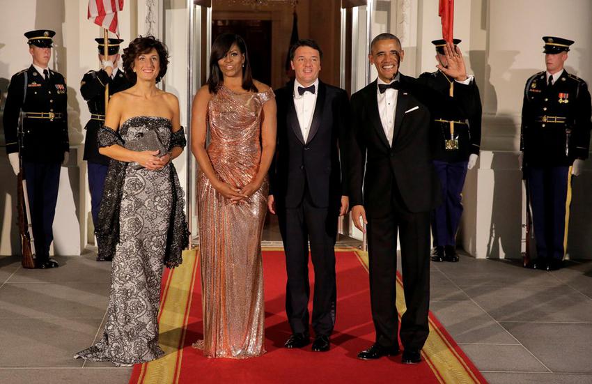 Έλαμψε η Μισέλ Ομπάμα με το χρυσό φόρεμα – ΦΩΤΟ
