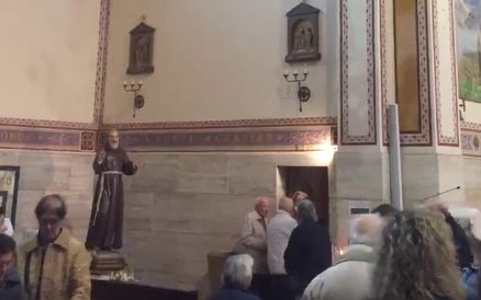 Η στιγμή του ισχυρού σεισμού στην Ιταλία μέσα από μία εκκλησία – ΒΙΝΤΕΟ