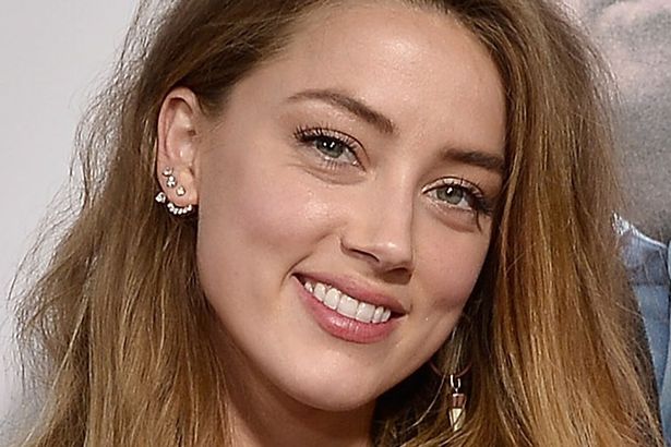 Ερωτευμένη ξανά η Άμπερ Χερντ; – ΦΩΤΟ