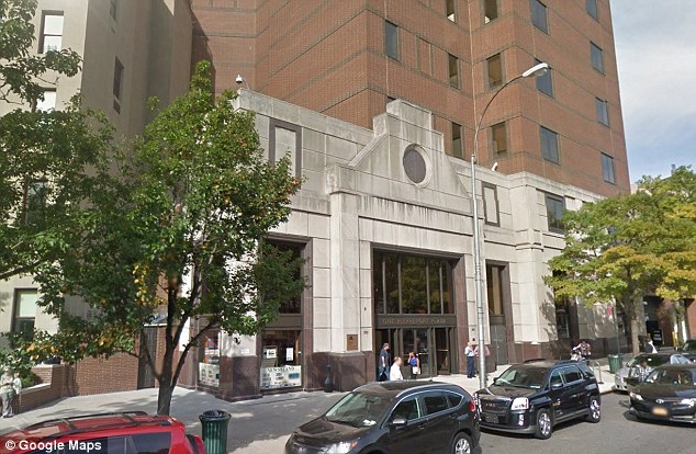 Εκκενώθηκε το γραφείο της Κλίντον μετά τον εντοπισμό ύποπτης σκόνης