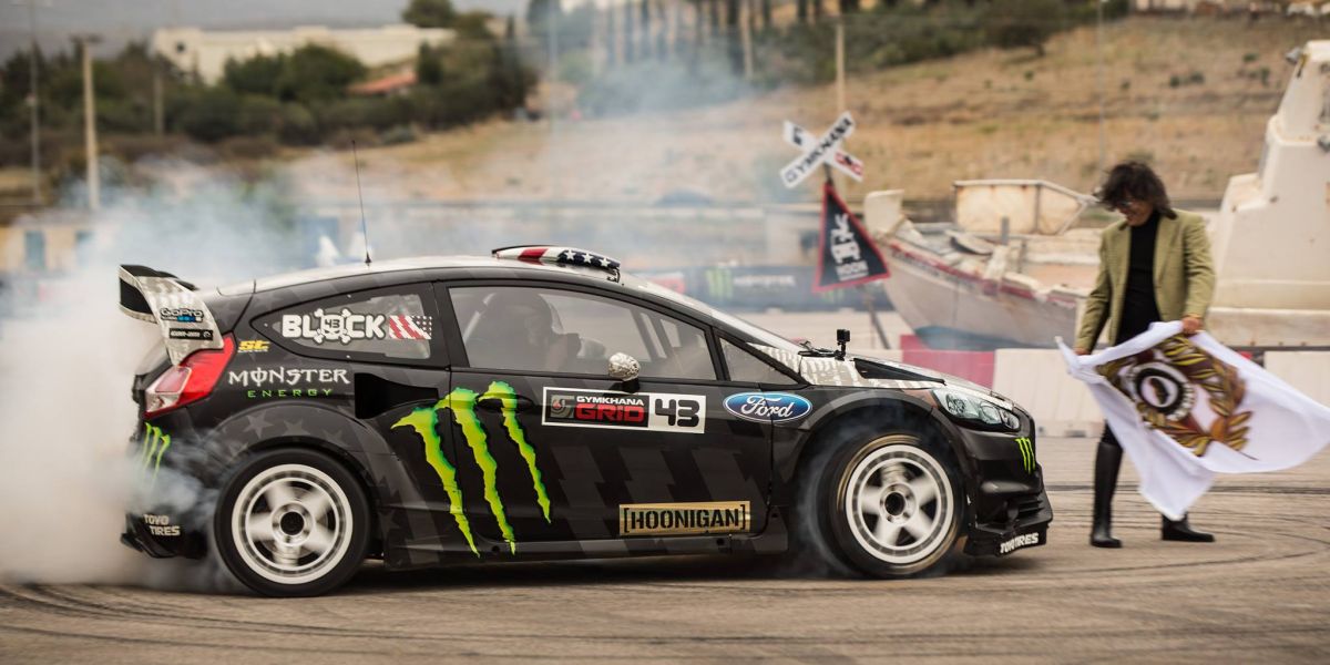 Ο Ken Block κάνει “ντόνατ” γύρω από τον Ψινάκη – ΒΙΝΤΕΟ