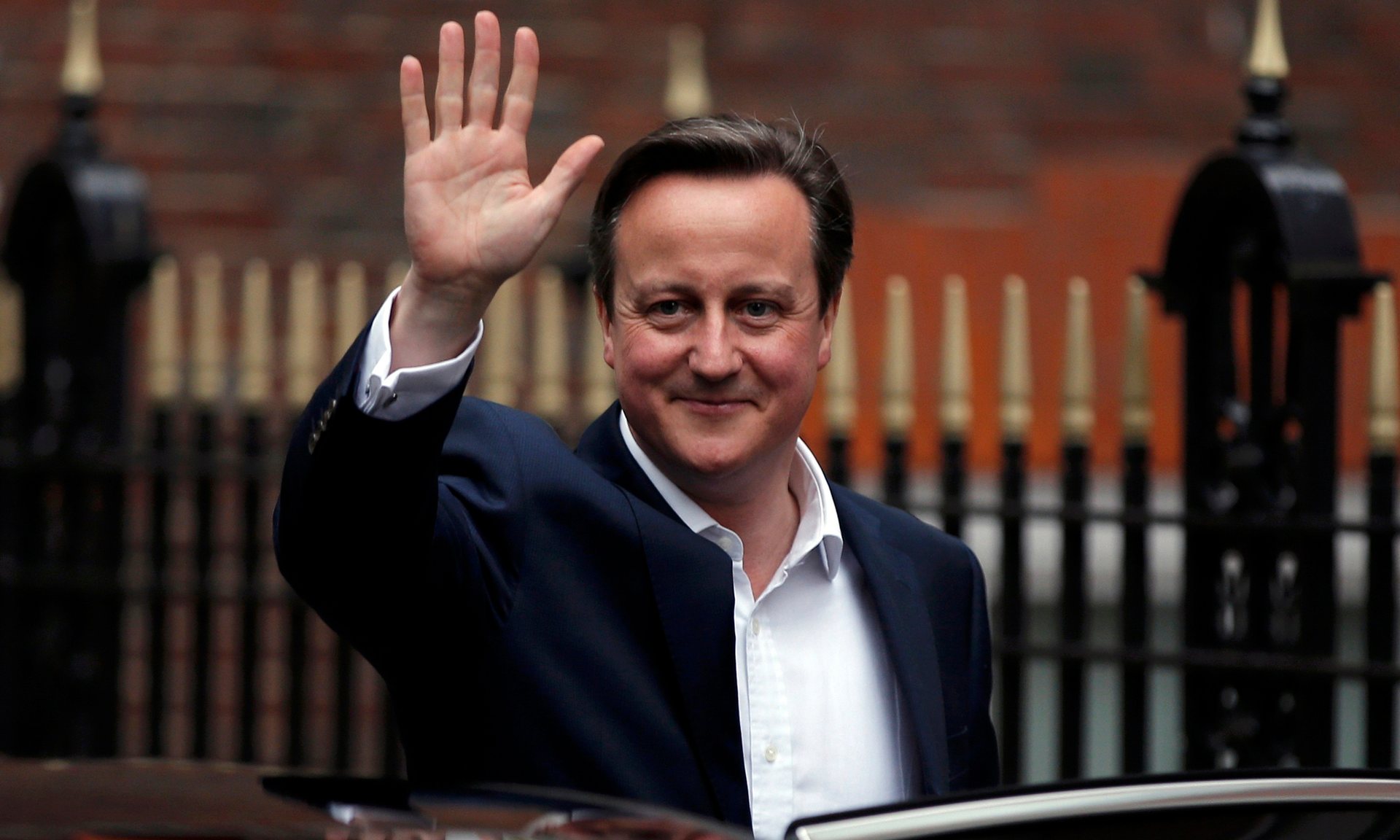 Guardian – Ο Κάμερον θα γράψει τo 2017 την αυτοβιογραφία του