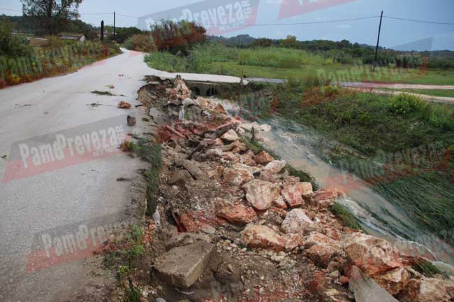 Κατολισθήσεις και πλημμύρες από την κακοκαιρία στην Πρέβεζα – ΦΩΤΟ