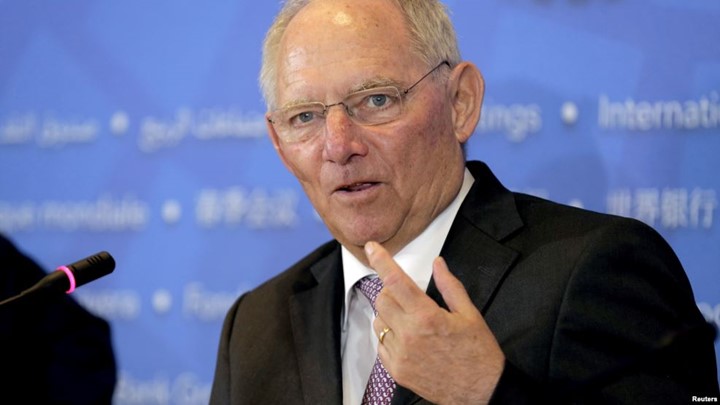 Σόιμπλε: Έγινε υπερβολικά πολλή κουβέντα για την Deutsche Bank