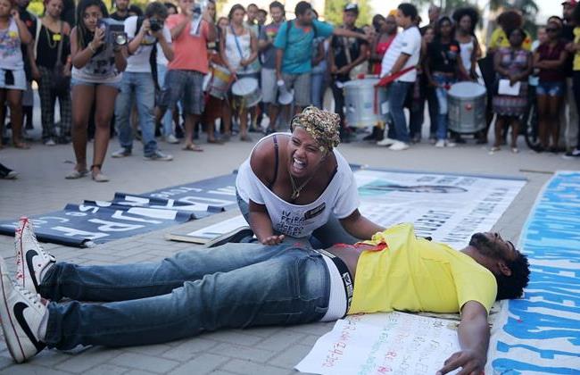 Οι ανθρωποκτονίες στη Βραζιλία φτάνουν τον αριθμό των νεκρών στη Συρία
