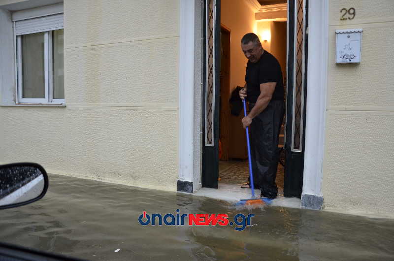 Πλημμύρισαν σπίτια στο Μεσολόγγι, σε απόγνωση οι κάτοικοι – ΦΩΤΟ – ΒΙΝΤΕΟ