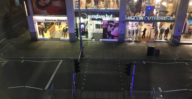 Λονδίνο – Μία ξεχασμένη τσάντα ήταν το «ύποπτο πακέτο» στην οδό Κένσιγκτον