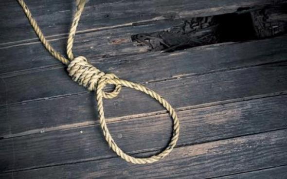 Τραγωδία στα Καλάβρυτα – Βρήκε τον πατέρα της κρεμασμένο σε δέντρο