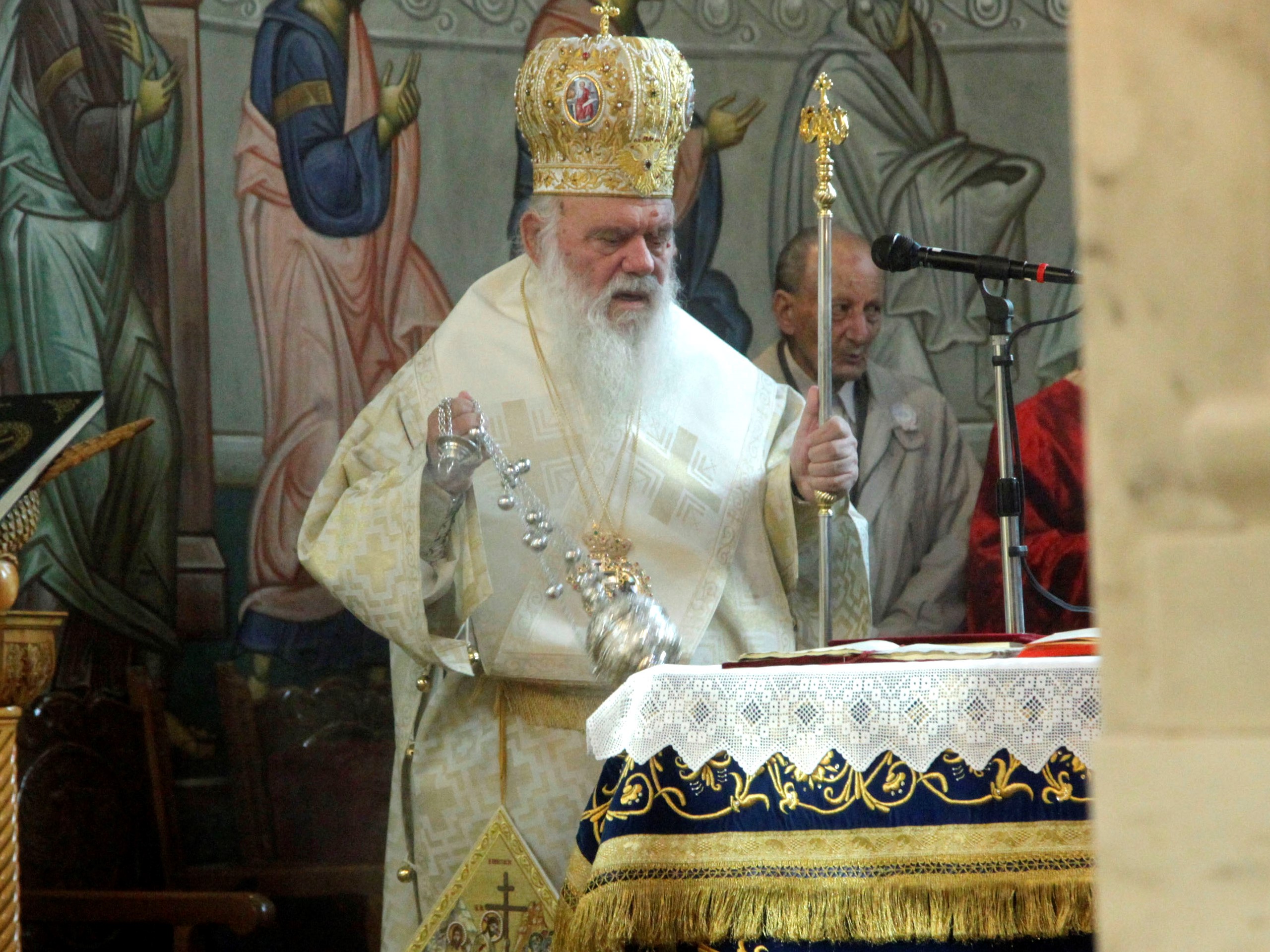 Ιερώνυμος: Για την Πολιτεία πολίτες, για μένα πιστοί πώς να τους χωρίσω;