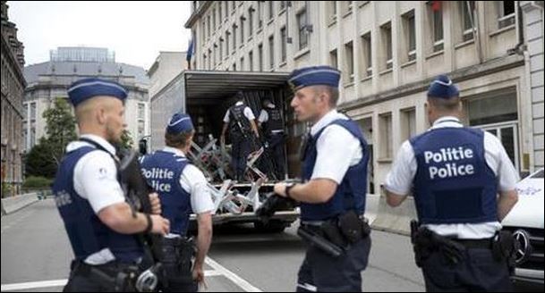 Άκυρος ο συναγερμός και στο αεροδρόμιο του Σαρλερουά – ΤΩΡΑ