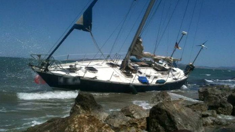 Ιστιοφόρο προσάραξε σε ύφαλο στη Λήμνο – ΦΩΤΟ