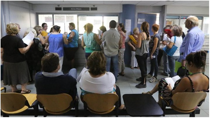 Νέο χαράτσι σε εργαζόμενους και συνταξιούχους των 360 ευρώ