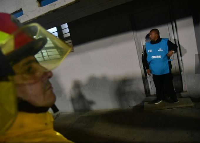 Ουρουγουάη – Πυροβόλησαν οπαδό μέσα σε γήπεδο – ΦΩΤΟ