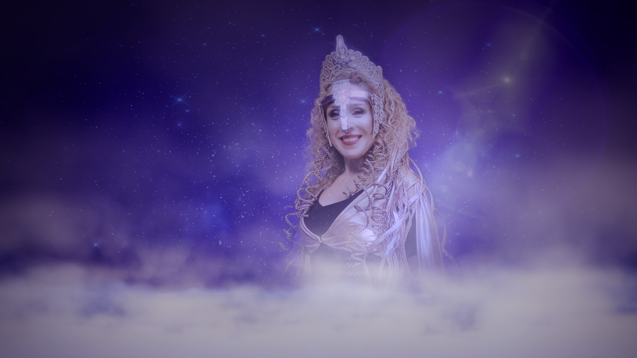 Η Κάρμεν «συναντά» τον Ηρακλή και το enikos.gr έχει αποκλειστικές φωτογραφίες