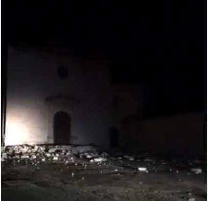 Κατέρρευσε η στέγη ναού στη Νόρτσια – ΦΩΤΟ