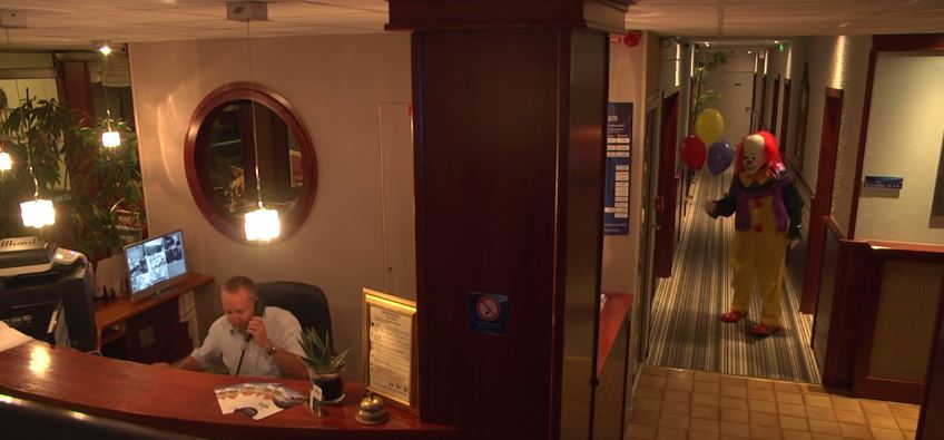 Όλοι οι κινηματογραφικοί serial killers σε μία τρομακτική φάρσα του Rémi – BINTEO