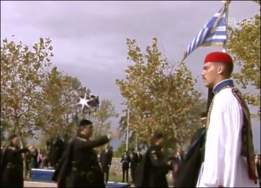 Ο τσολιάς – σύμβολο της παρέλασης – ΦΩΤΟ