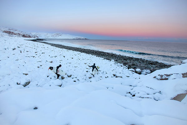 perierga.gr - Κάνοντας σερφ στη Σιβηρία!