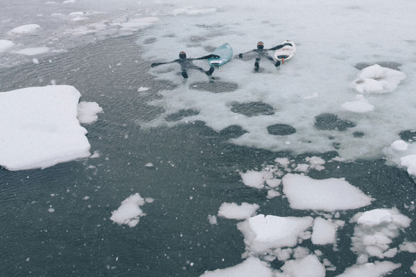 perierga.gr - Κάνοντας σερφ στη Σιβηρία!