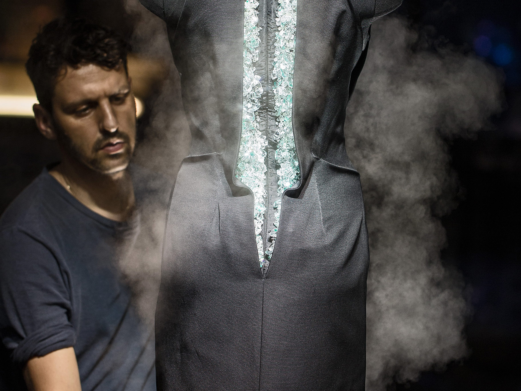 Ο Ελληνοαυστριακός σχεδιαστής που ντύνει την Kylie Minogue