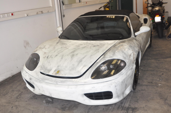 Έτσι «έγδυσε» τους διάσημους η σπείρα με τις Φεράρι