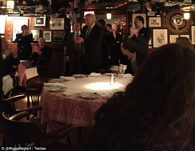 Η νυχτερινή έξοδος του Τραμπ μετά την εκλογή του – ΦΩΤΟ – ΒΙΝΤΕΟ