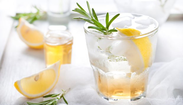 Γιατί δεν πρέπει ποτέ να βάζετε λεμόνι στα ροφήματά σας