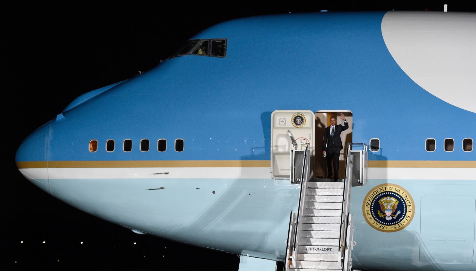 Η άφιξη του Ομπάμα στο Βερολίνο – ΦΩΤΟ