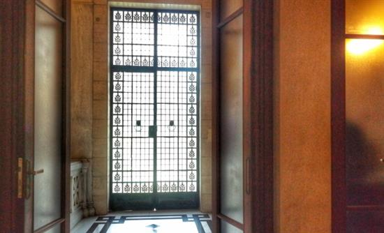 Διαψεύδει η κυβέρνηση τα περί υπουργοποίησης Μίχαλου- Προτεραιότητα η αποκατάσταση του ΕΣΡ λένε