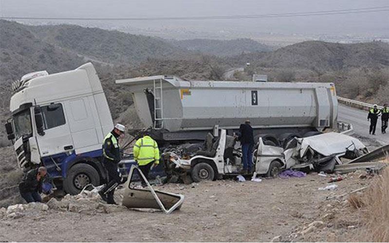 Δύο 16χρονες μαθήτριες και ο οδηγός του λεωφορείου νεκροί στην τραγωδία στα κατεχόμενα της Κύπρου