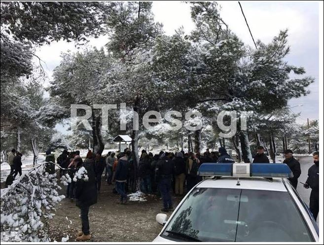 Εγκατέλειψε μετανάστες στο δάσος του Σέιχ Σου μέσα στο χιόνι – ΦΩΤΟ – ΒΙΝΤΕΟ