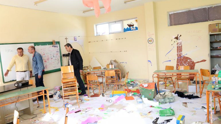 Βανδάλισαν σχολείο στο Ηράκλειο – Έγραψαν συνθήματα για τον σατανά στους τοίχους – ΦΩΤΟ