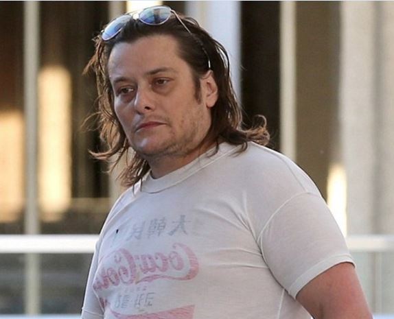 Μπορείτε να τον αναγνωρίσετε; Κι όμως ήταν ένα από τα πιο όμορφα παιδιά του Χόλιγουντ