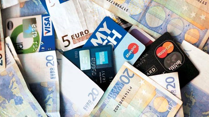 Πρόσθετο αφορολόγητο για δαπάνες με πλαστικό χρήμα