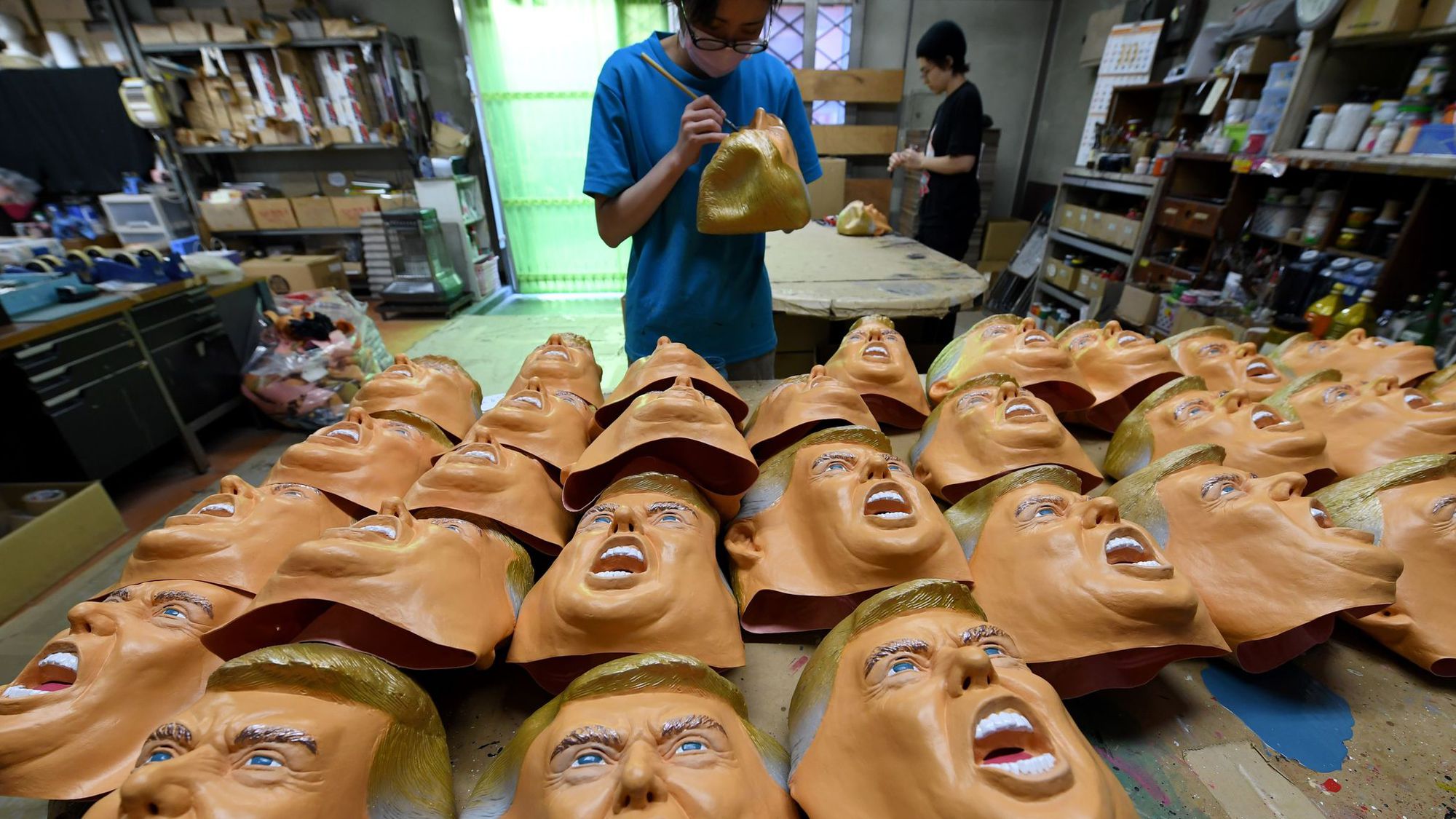 Ξεπουλάνε οι μάσκες του Τραμπ στην Ιαπωνία -ΒΙΝΤΕΟ