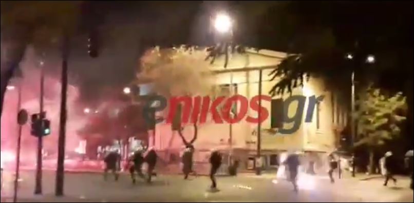 Βίντεο και φωτογραφίες από τις οδομαχίες στο Πολυτεχνείο