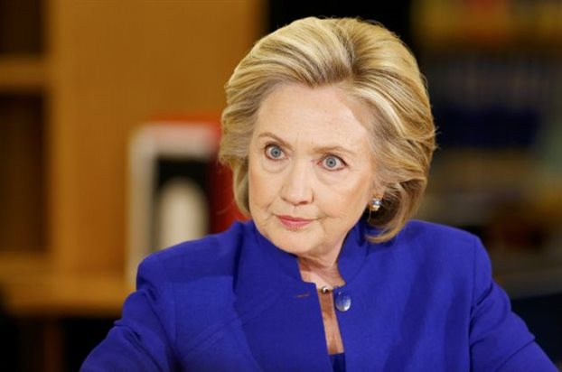 Το επιτελείο του Τραμπ δεν αποκλείει να οριστεί ειδικός εισαγγελέας για την Κλίντον