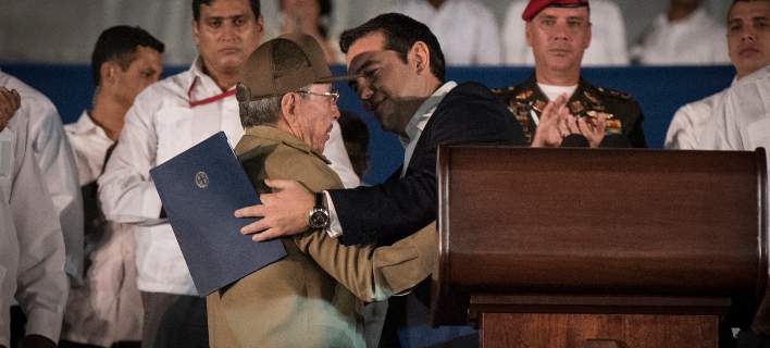 Για ποιο μέλος της οικογένειας του ρώτησε τον Τσίπρα ο Ραούλ Κάστρο