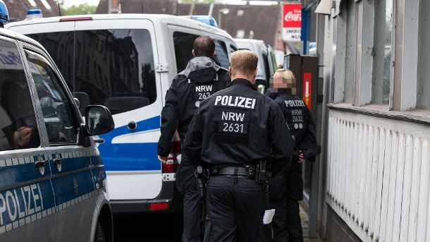 DW: Έφοδος σε δέκα κρατίδια της Γερμανίας εναντίον ισλαμιστών