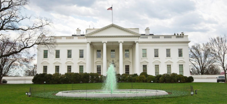 Οι 4 Έλληνες στο επιτελείο του Ντόναλντ Τραμπ