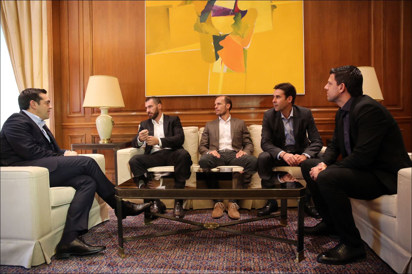 Ο διάλογος του Τσίπρα με τους διεθνείς του 2004 – ΒΙΝΤΕΟ