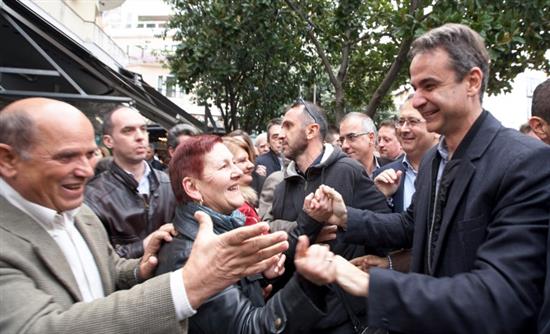 Διπλή ατζέντα και σενάρια εκλογών