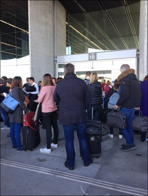 Eκκενώνεται το αεροδρόμιο του Μπορντό – ΤΩΡΑ