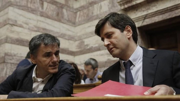 Προϋπολογισμός 2017: Νέοι φόροι 2,6 δισ. ευρώ και Κοινωνικό Εισόδημα Αλληλεγγύης 760 εκατ. ευρώ